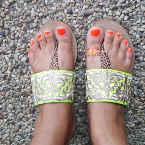 Jasper & Jeera flat gold and florescent sandals - Picture 6 of 6